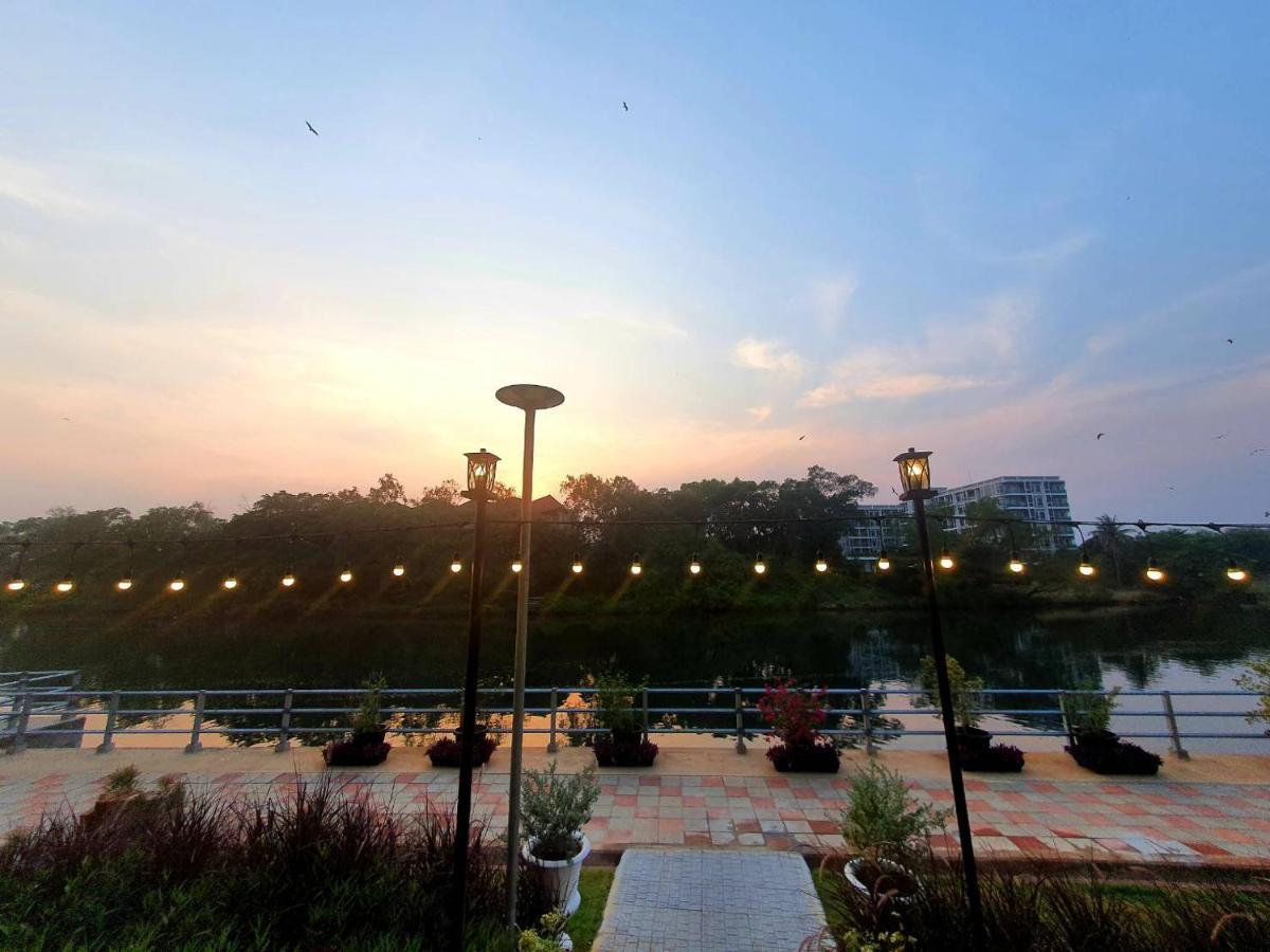 Usabai Riverside Boutique Hotel Chanthaburi Bagian luar foto