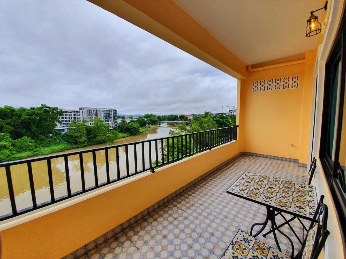 Usabai Riverside Boutique Hotel Chanthaburi Bagian luar foto