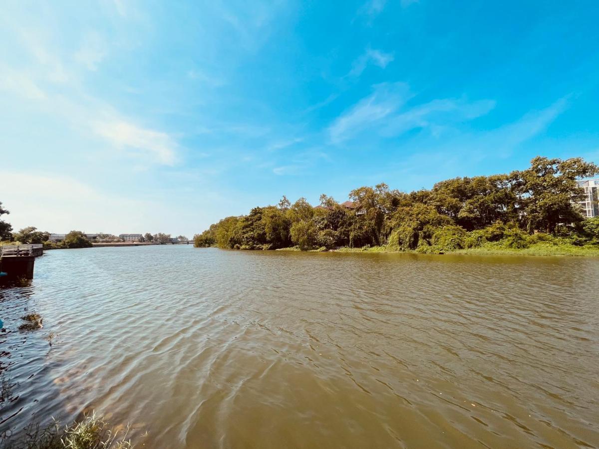 Usabai Riverside Boutique Hotel Chanthaburi Bagian luar foto