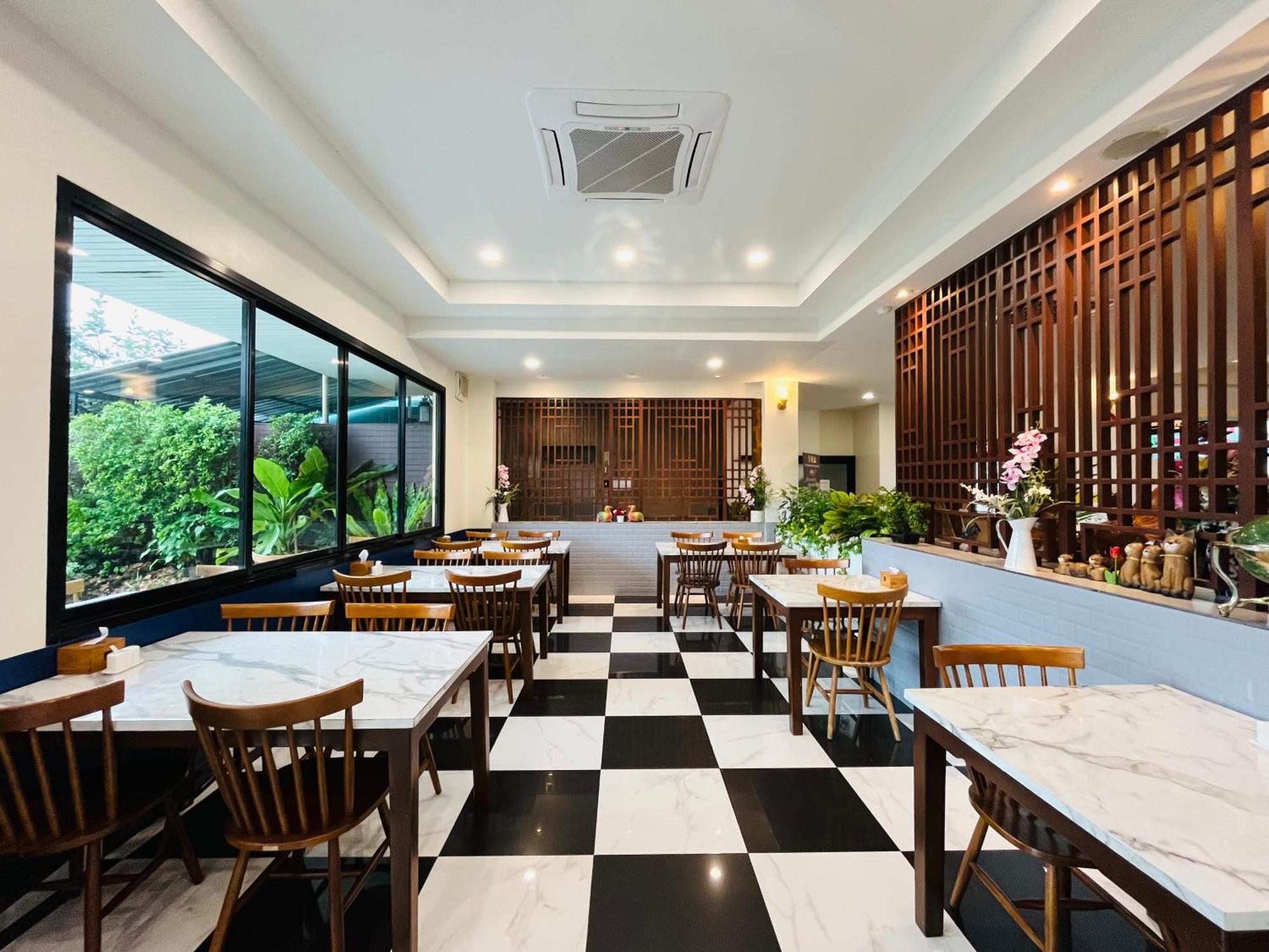 Usabai Riverside Boutique Hotel Chanthaburi Bagian luar foto